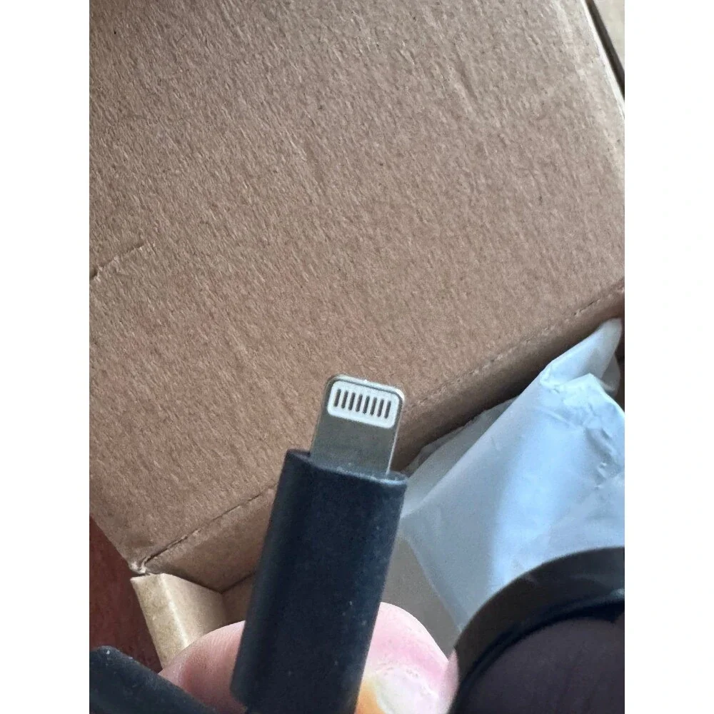 Lot of 4 USB-C to Lightning phone chargers with 20w Power Blocks